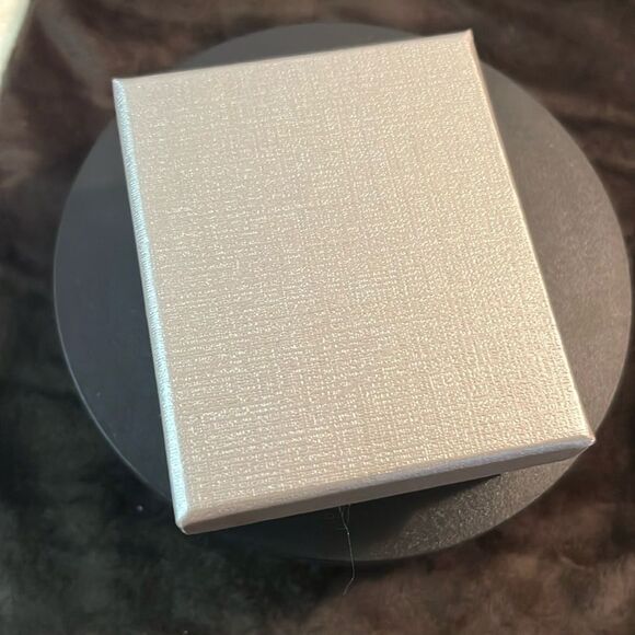 PREMIUM KANCHANABURI BLUE SAPPHIRE, WHITE ZIRCON SUNBURST NECKLACE in PLATINUM - Picture 10 of 11